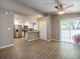 1223-1235 E. Elm St. ( 1223, 1225, 1227, 1229, 1235-1, 1235-2 )