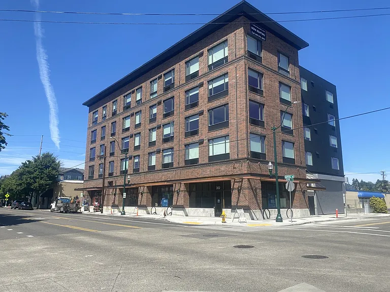 Market Flats Apartment Building — Photo 2