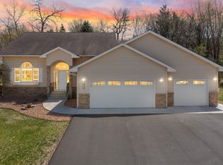 2670 E Rum River Dr S, Cambridge, MN 55008