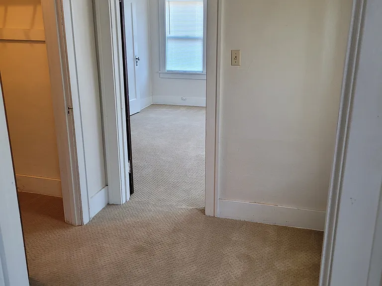 411 S Polk St — Photo 4
