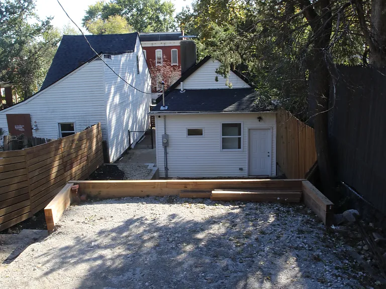 2109 Stansbury St — Photo 11