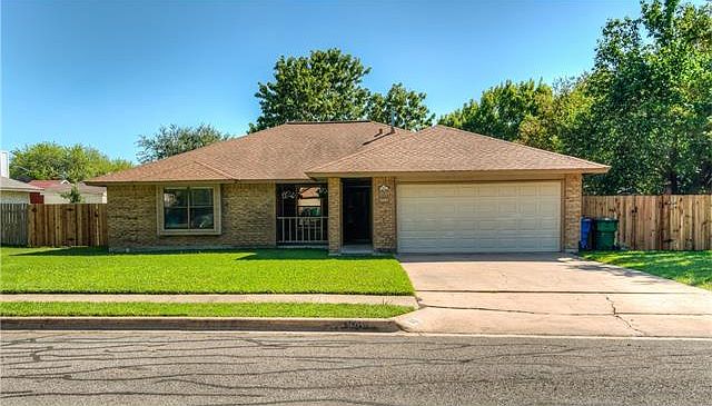 1st image of 605 Willow Wood Ln