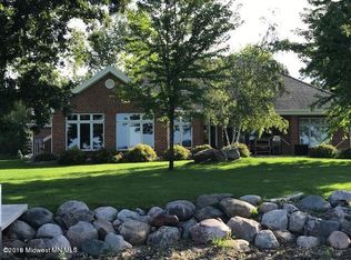 1752 E Shore Dr, Detroit Lakes, MN 56501