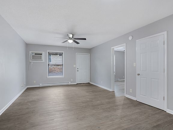 4th image of 185 Oak St