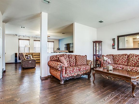 4th image of 4601 Baskerville Dr