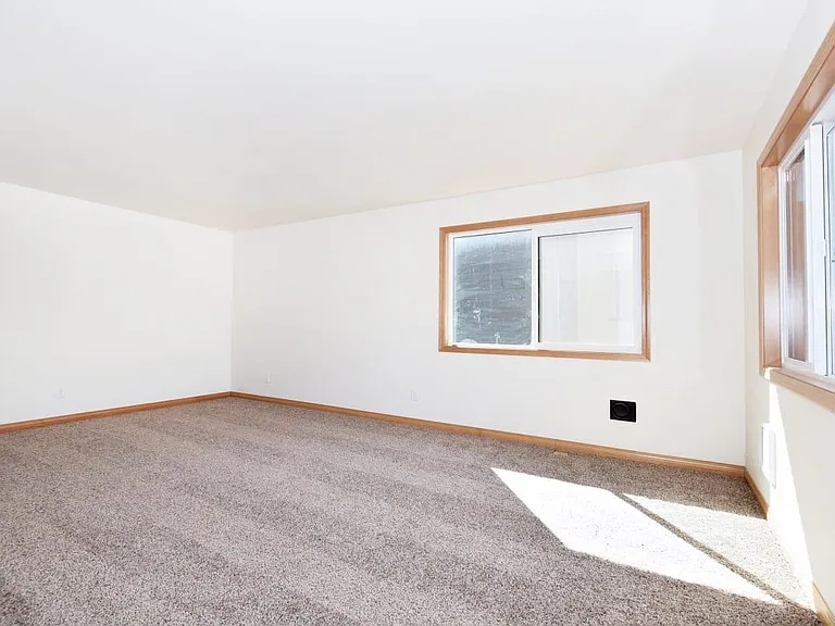 9500 Greenburg — Photo 15