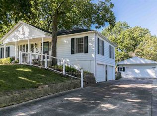 660 S 12th St, Marion, IA 52302