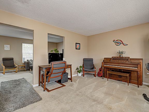 4th image of 9798 Gibbon Ln