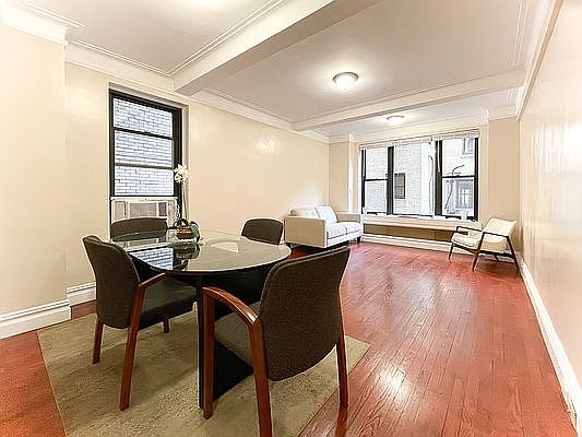 1st image of 7 Park Ave APT 2I