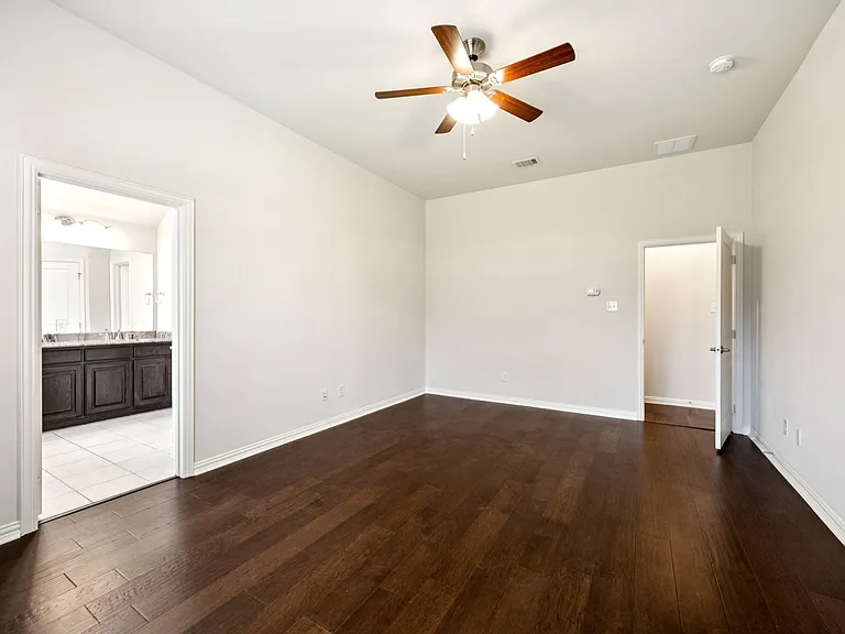 2317 Houston Dr — Photo 21
