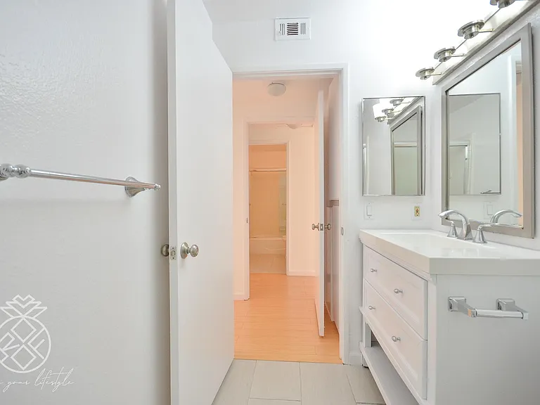 1727 Glendon Ave #104 — Photo 49