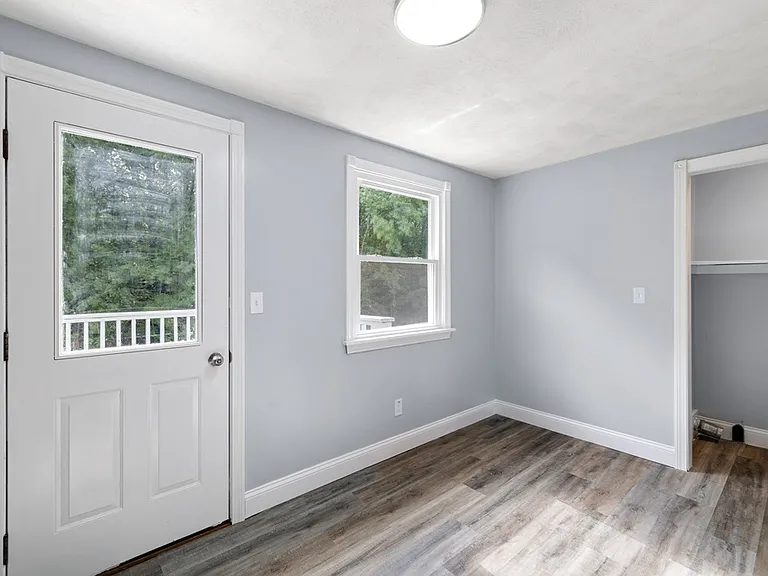 Drummond Estates Apartments — Photo 4