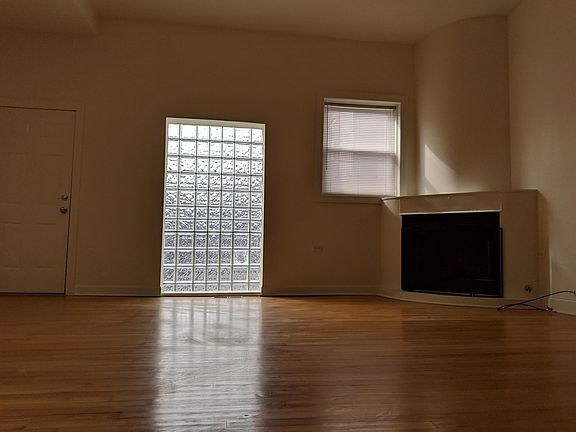 5th image of 1520 N Artesian Ave APT 2R