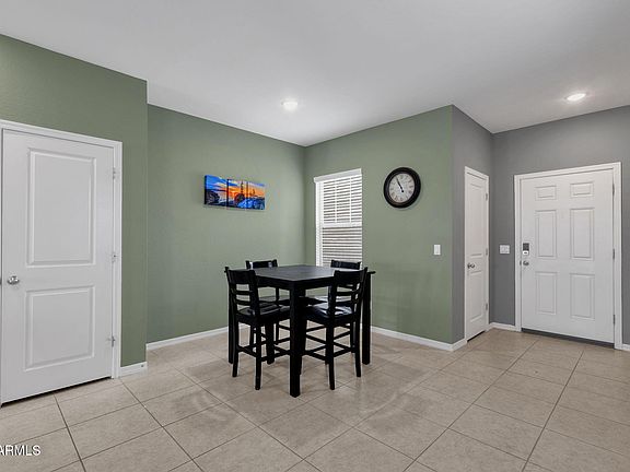 3rd image of 47737 W COE Street