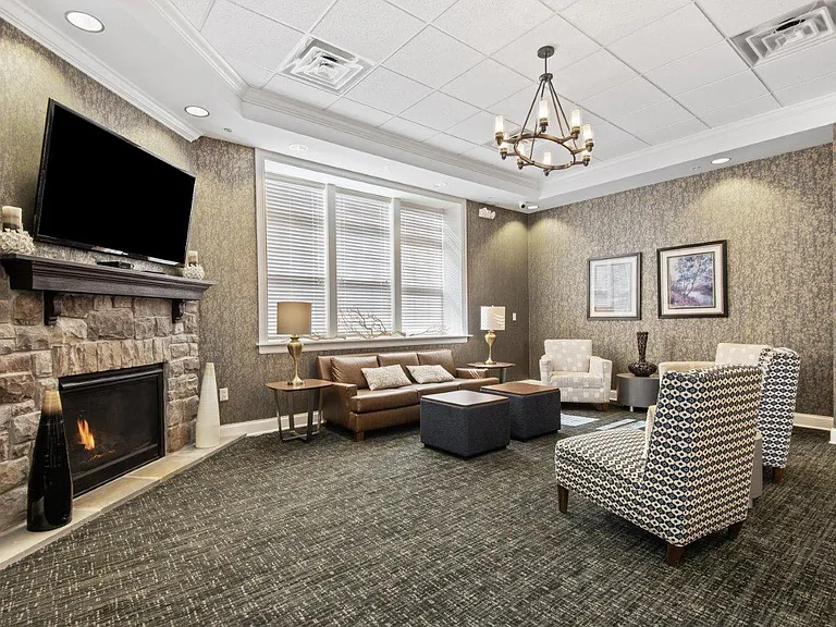 Ethan Pointe Apartment Homes — Photo 15