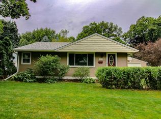 6961 Clayton Ave, Inver Grove Heights, MN 55076