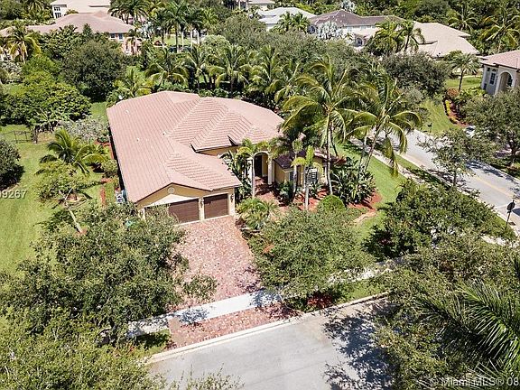 2nd image of 3796 Saratoga Ln