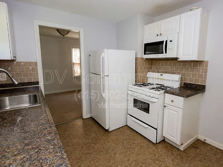 4871 Oakland Dr — Photo 7