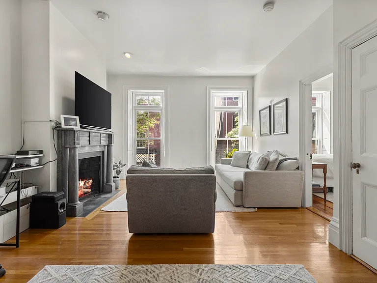13 Harvard St #2 — Photo 3