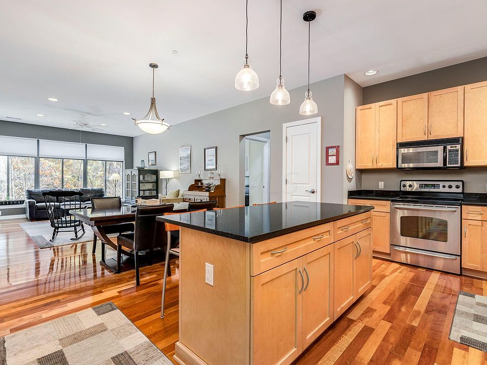 1st image of 251 Daniel Burnham Sq APT 303