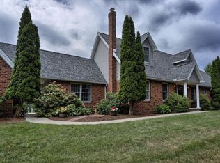 50 Treeline Dr, Lewistown, PA 17044