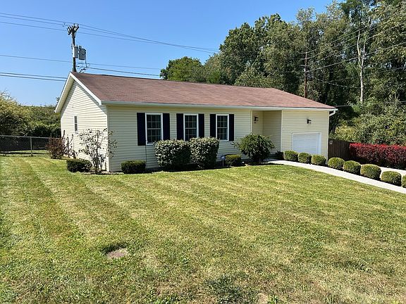 5th image of 305 Village Dr