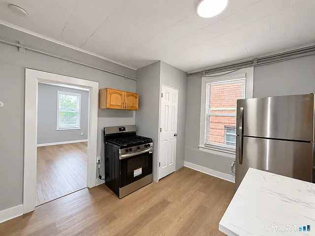 2 bed, 900 sqft, $1,650 — Photo 3