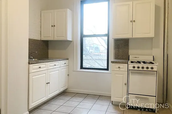 Rented by City Connections Realty | media 16