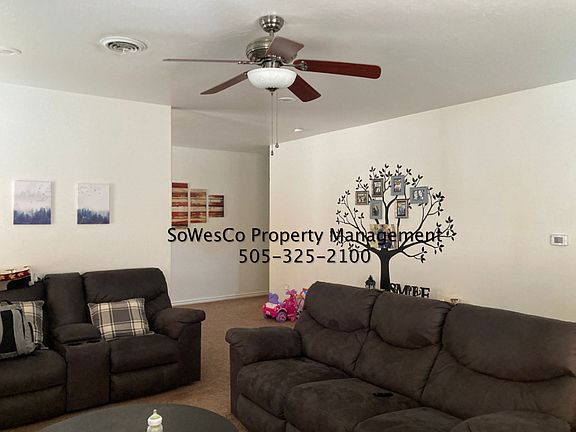 3rd image of 609 Bishop Ln