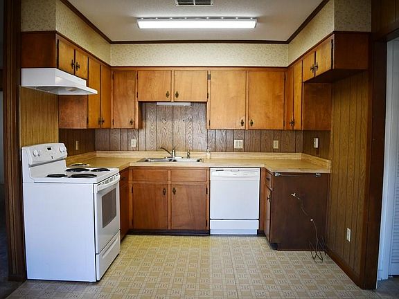 3rd image of 5116 Bluebird Ln