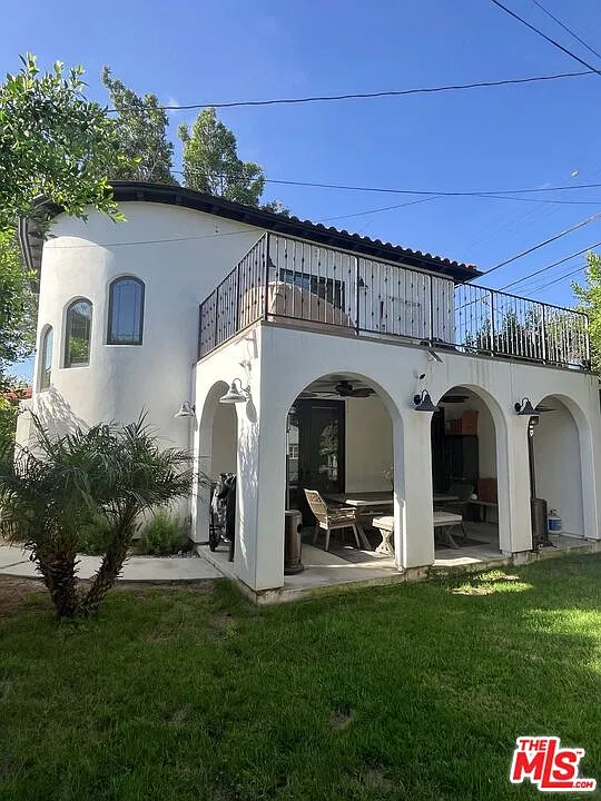1 bed, 1.5 bath, 1104 sqft, $3,500 — Photo 1
