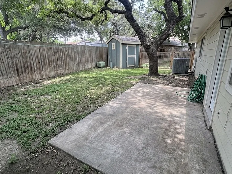 9507 Elm Gln — Photo 10