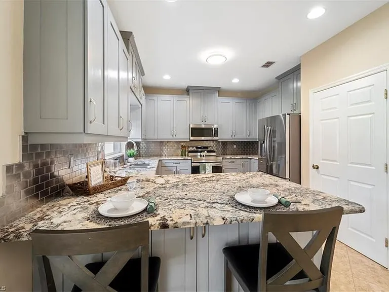 12341 Eagle Pointe Cir — Photo 12