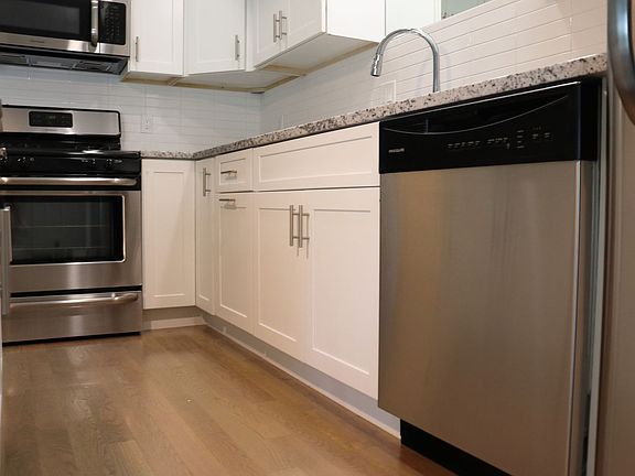 4th image of 39 Glenwood Ave APT 3