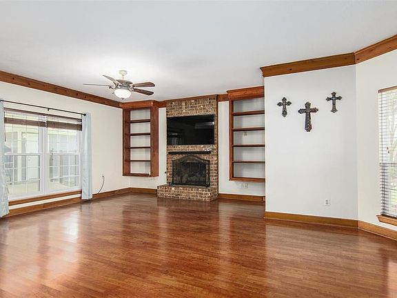 4th image of 4102 Blackhawk Dr