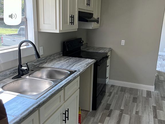2nd image of 210 Dorris Dr