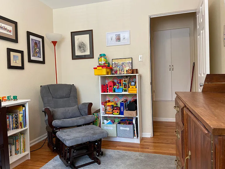 1166 S Jackson St — Photo 34