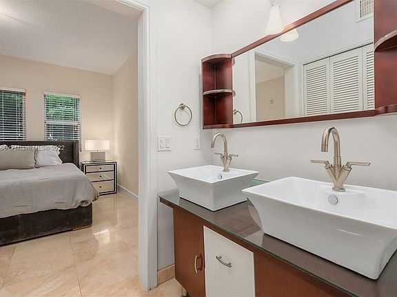 5th image of 1040 10th St APT 402