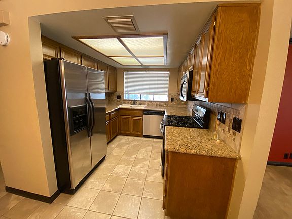 4th image of 428 W Avenue J5 Unit 23