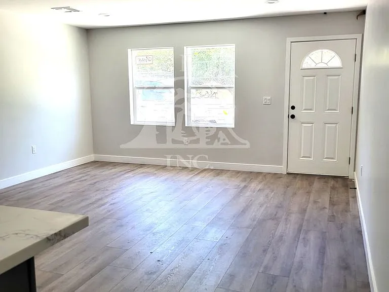 13872-13874 Saranac Dr — Photo 14