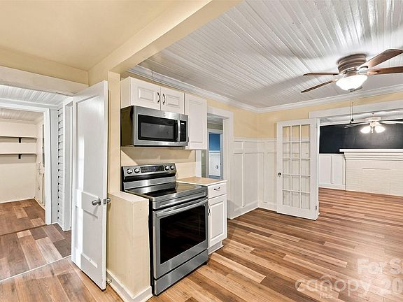 5th image of 503 Shearers Rd