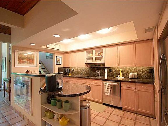 5th image of 19216 NE 25th Ave APT 292D
