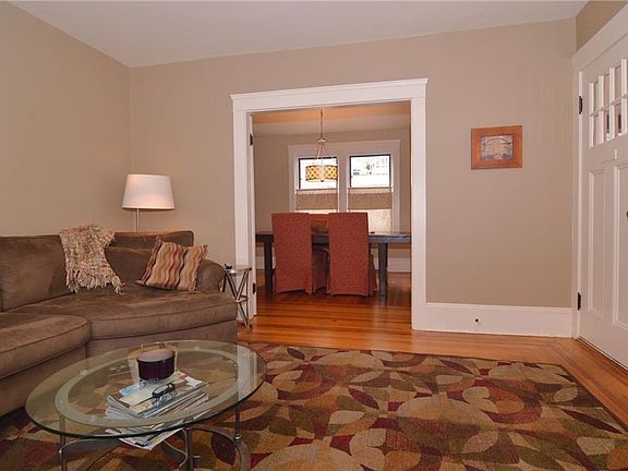 5th image of 118 Chandler Ave