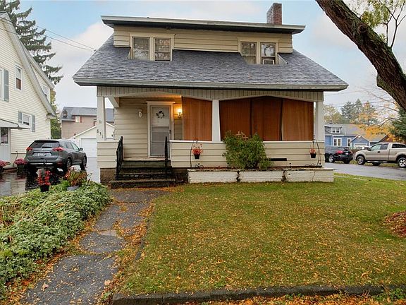 2nd image of 831 Cadillac St