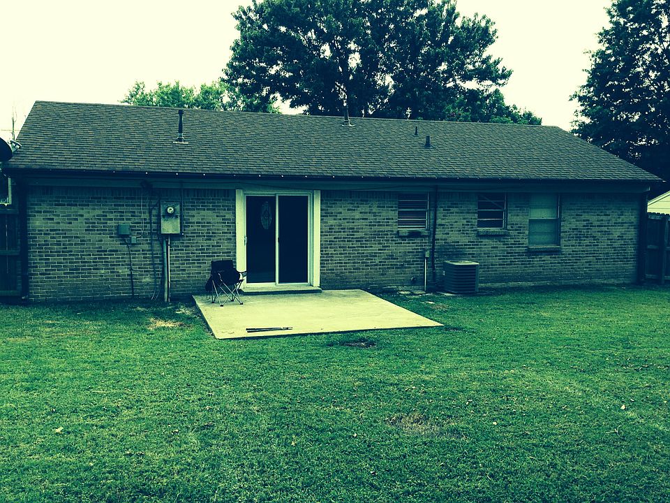 2nd image of 2500 Valleybrook Rd