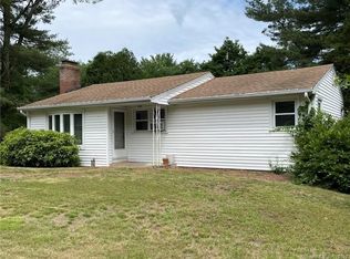 38 Arrowhead Dr, Ledyard, CT 06339