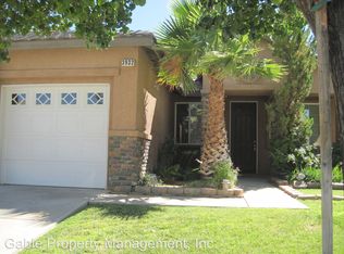 3932 Sungate Dr, Palmdale, CA 93551