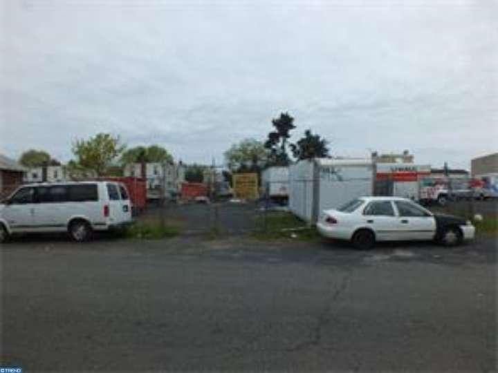 1st image of 101 W Clarkson Ave