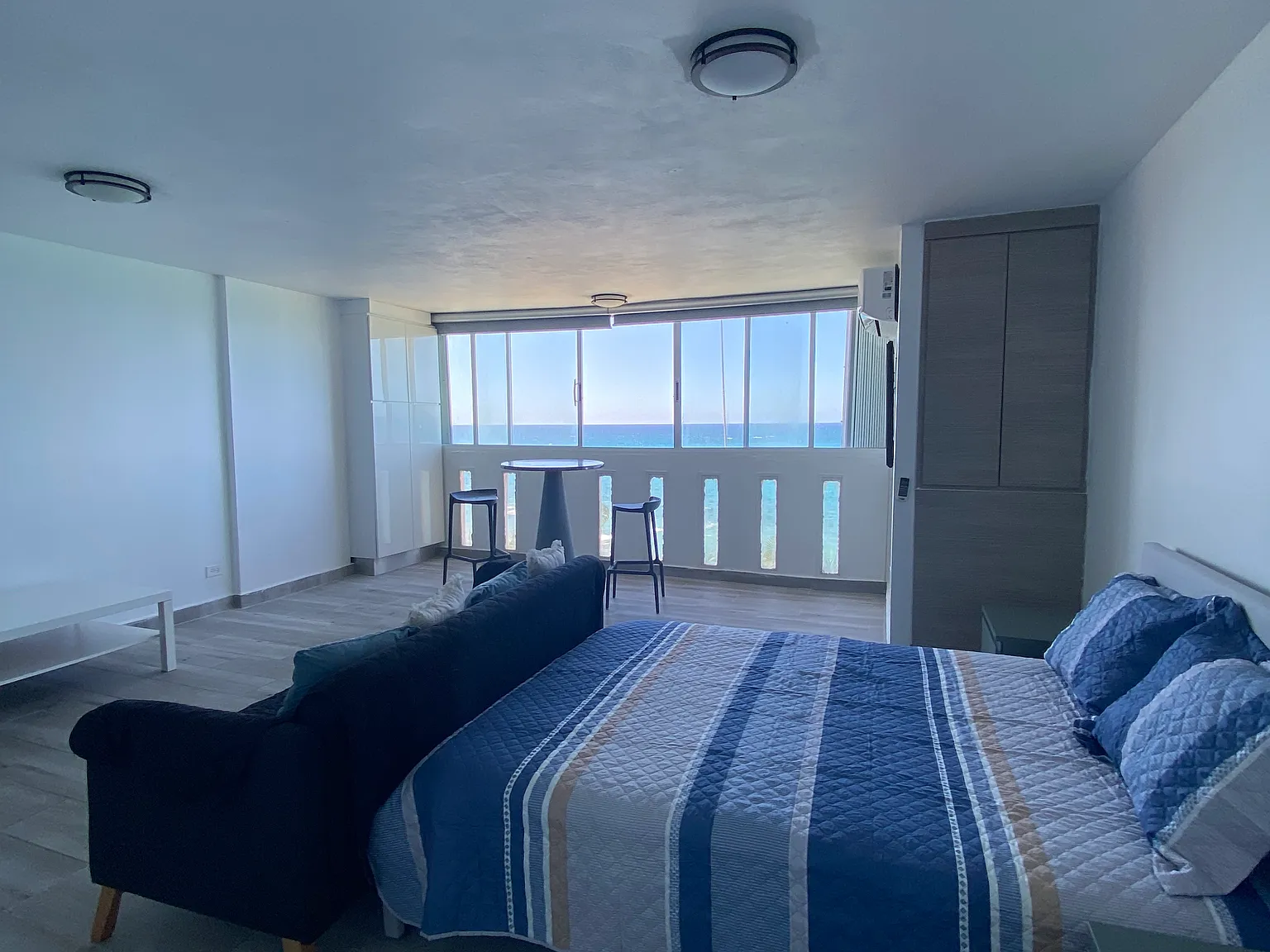 1 bed, 500 sqft, $2,100 — Photo 2