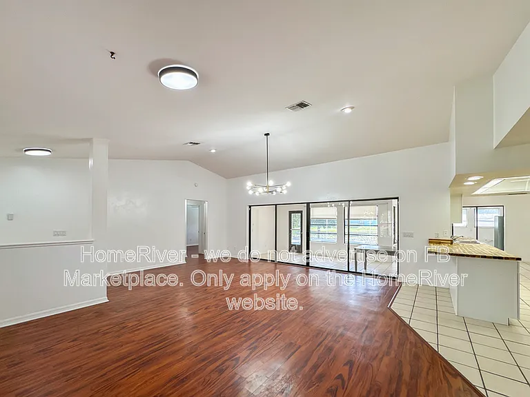 1110 SW 15th Ave — Photo 4